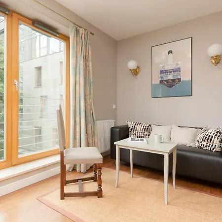 Elegancki W Centrum Gdyni Z Parkingiem By Renters