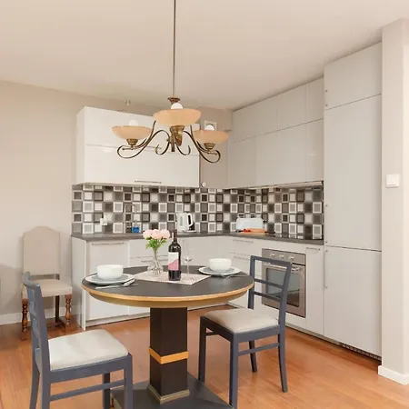 Elegancki W Centrum Gdyni Z Parkingiem By Renters Γκντίνια